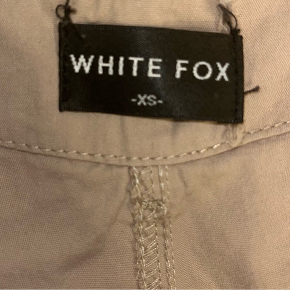 White Fox Boutique - Know Your Worth Low Rise Cargo Pants Beige (XS) brand new - Picture 8 of 9